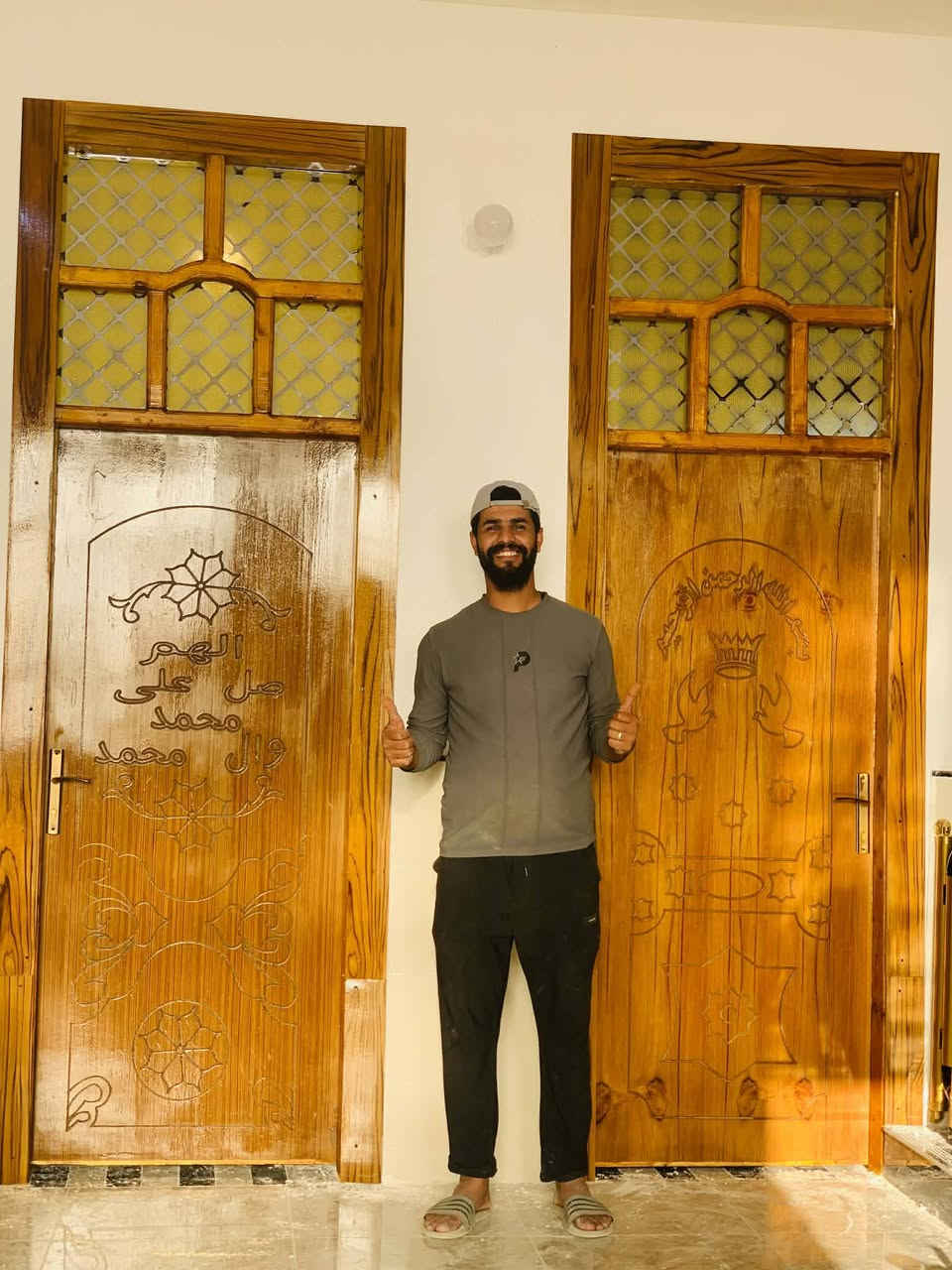 نعزف على اوتار الخشب . ولكم جمال العزف
نجعل الخشب يتكلم بالوانه ورونقه الجذاب
ابواب تجديد صبغ وتغليفه خارجيه 
اصباغ حراريه نجارة العگيد لكل جديد
وكدامكم ابو البيت الورد مهند 
الف مبروك وبالعافيه حبيبي
للحجز والاستفسار واتساب
***********
