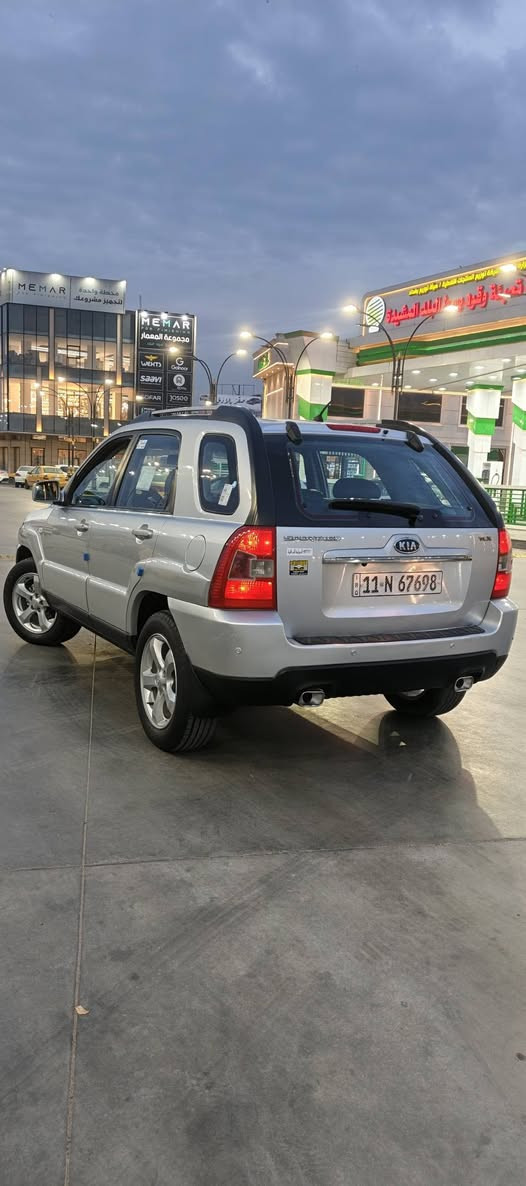 السلام عليكم البيع كيا سبورتج موديل ٢٠١٠ سياره جديده و مكفوله من صبغ وشخط ورصعات والتبديل والحادث وأي شيء سياره جديده وعل أيدي استلام شركه ماشيه ٦٨ حقيقي وسياره شكد مدكول جديده جديده  فوووول موصفات ويل ١٧ كروم فتحه محركه ٢٠٠٠ دوش تبريد بيانو ثلاجه جلد أصلي مري شفط جي بي إس بلوتوث كشنات حار بارد
كير ٥ نمر فوووول موصفات وسياره جديده بمعنه الكلمه مكاني بغداد جديده رقمي ***********
