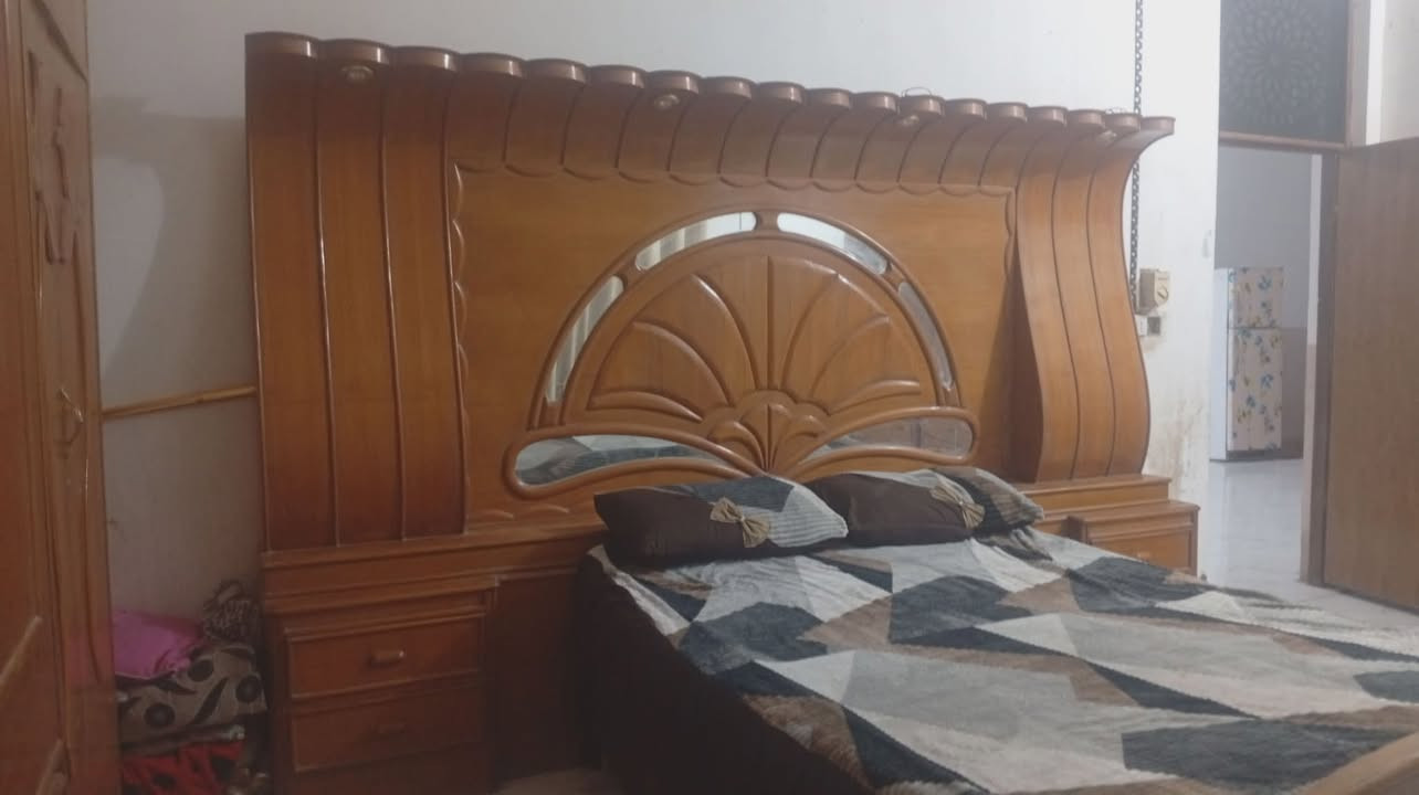 للبيع غرفه تخبل كلش نضيفه ب650وبيه مجال قليللل التواصل  ***********
