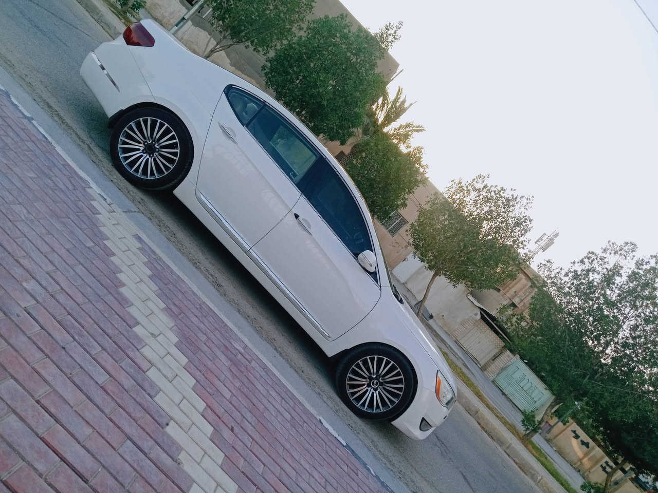 سلام عليكم سياره كادنزه للبيع فقط موديل 2011 وارد خليجي مكينه 3500 لا تنقيص لا تبخير كيرو مكينه  كفاله عامه من الضربه والتبديل مواصفات السياره فول بصمه بانوراما كاميرا خلفيه
كشنات جلد كشتات الاماميه كهرباء تدفئه  تبريد ماسحات اوتوماتيك حساسات مطر الماسحات تبريد قطعتين مركزي ترحيب عند الاقتراب تحكم ستيرن جهتين ويل كروم تخم تاير//الكشن والا ستيرن يرجع تلقائي عند التشغيل والاطفاء//اضاءه المحيطيه. / سياره جاهزه تخم تاير حداديه تبريد ثلج بسمي تحويل ثاني يوم العنوان كربلاء السعر 108بيها مجال 
 رقم//***********// الهاتف
سلام عليكم سياره كادنزه للبيع فقط موديل 2011 وارد خليجي مكينه 3500 لا تنقيص لا تبخير كيرو مكينه  كفاله عامه من الضربه والتبديل مواصفات السياره فول بصمه بانوراما كاميرا خلفيه
