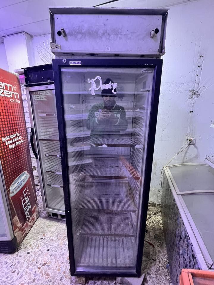 السلام عليكم مجمده فريز خارجي وبراد ثنينهن ب200 قفل شغالات بس البراد العمودي القاعده مالته تعبانه بس فول تبريد
عنون بغداد الزعفرانية ***********
