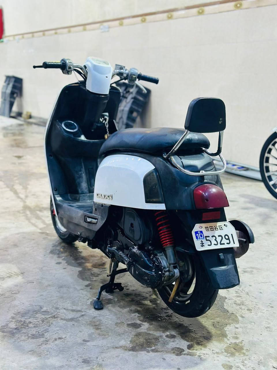 اسلام عليكم بوليس بلاديه سلف هندر كهربايات كلهاا شغاله مكاني محموديه سعر 450 وبيهاا مجال ***********
