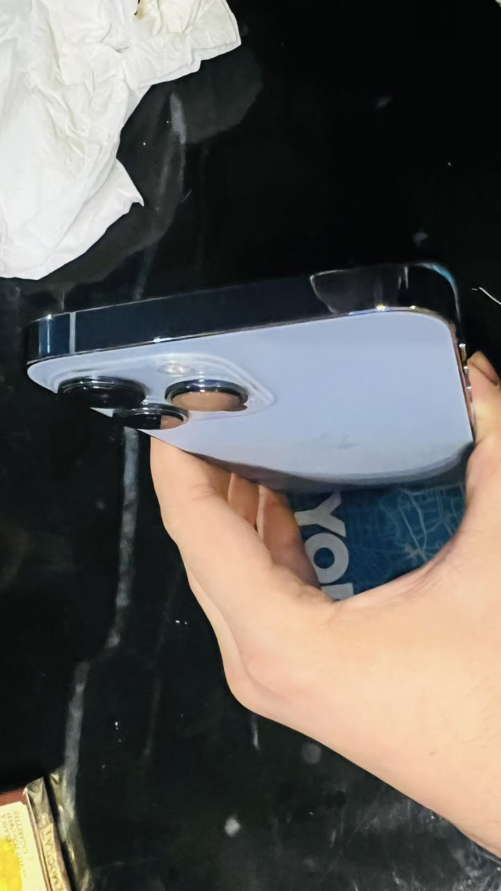 سلام عليكم آيفون ١٣ برو ماكس ذاكره ٥١٢ بطاريه ٨٧ نضافه فول وين ماتحب افحص السعر ٧٧٥ وبي مجال لون بحري مكاني نجف سلام راسل خاص وبيك خير وتدلل 
الرقم :*********** بي واتساب
