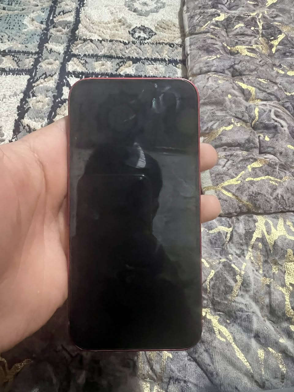 السلام عليكم
شباب ايفون ١٣ عادي للبيع لون دم الغزال كلشي مابيه بلادي وتفحصه اذا بيه شي رجعه بطارية ٨٠ ما مرفوع ذاكرة ١٢٨ونضيف جدا لامفتوح ولا مصلح يجي وياه كفر شفاف و لاصق حماية  سعر ٤٢٥ لتواصل واتس ***********
