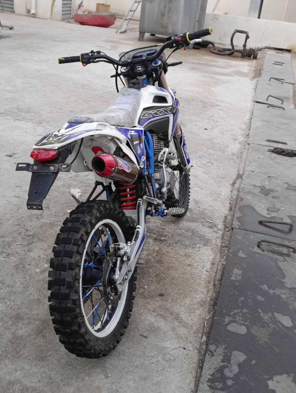 قفاز crx 300cc 2025 دراجة نضيفه محرك كهربائيات مكفوله دراجه نضيفه شلعه معدل تاكل الكاع بيه نقوصات كلش قليله ترتيب يعني سعر 1100 و بيه مجال قليل مكان بغداد ***********
