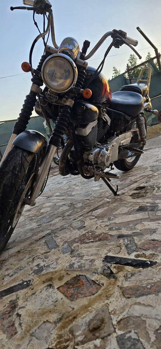 السلام عليكم
للبيع ياماها فيراكو ربع  موديل٩٩ يمكن مكينه مجفته جديد دراجه نضيفه كلش ما ناقصه شي  العنوان بغداد البلديات 
متواجد واتس اب 
***********
السعر ٨٠٠ وبيه مجال قليل
