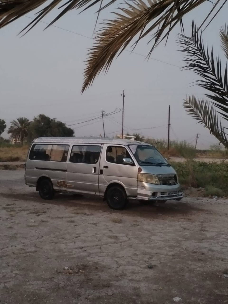 سلام عليكم كيا فتون موديل 2010 رقم احمر مصبوغه جماليه سياره خير من الله كير مكفول مكينه تخبل فور واي قبق ا لاصفر ضربته بس هاي البجنطه وجوه الباب سلايت ومعمر الباقي مكفول  سياره حديده ابيعلك ابدون راعي ولا شي يعني حديده للبيع سعره ب 25 وبيها مجال بسيط لاحد يكلي مراوس بس بيعع ومكاني بغداد الشعله رقمي ***********
