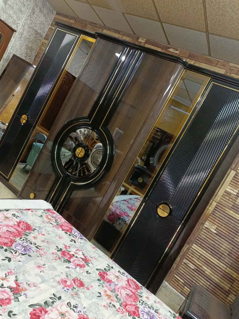 غرفه للبيع 7قطع السعر ع خاص رقم موبايل ***********/            ***********
