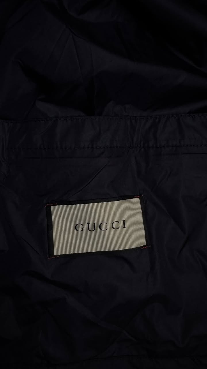 GUCCI 🇮🇹
سويتر وتر بروف اصلي جديد غير ملبوس

القطعه مكتوب صنع في ايطاليا 
(MADE IN ITALY)

خفيفه كلش وزنها خفيف

نظافتها 100% بعدها جديده

قياسها M-L

سعرها 15 الف


**إذا كنت صاحب هذا الإعلان وتريد حذفه لأي سبب، رجاءا أرسل رسالة إلى الدعم الفني**