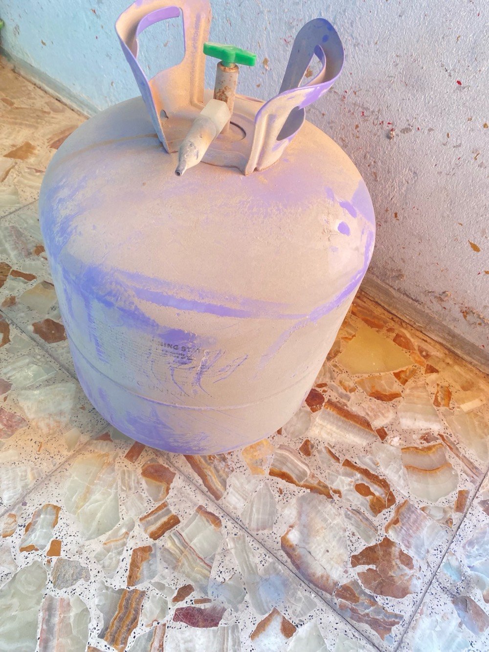 قنينة غاز لنفخ النفاخات بغداد المدينة 