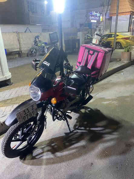 للبيع دراجه بوكسر مديل 2023 مرقمه رقم بغداد  سنويه تحويل ثاني يوم السعر 2. او 300  العنوان بغداد الزعفرانيه  الاتصال على صاحب الرقم ***********
