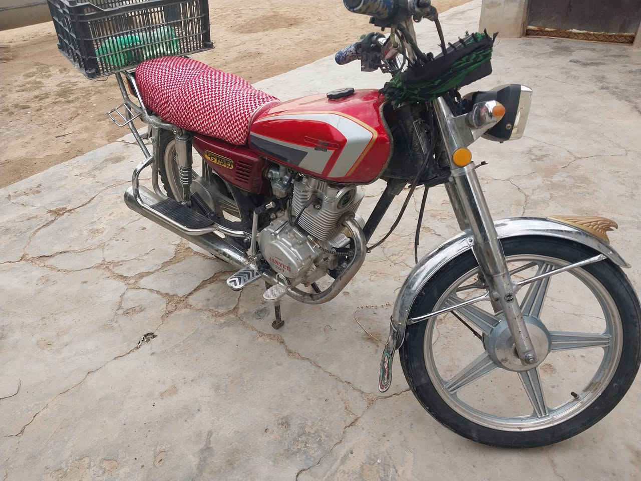 سلام عليكم  جني موديل ٢٠كلو شقال مامفتوح ولاصرفيه شرط السعر ٤٥٠خاص ***********
