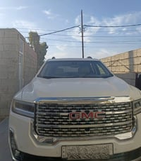 جمسي اكاديا 2023  مواصفات دينالي.  7 راكب كشن السائق  كهربائي. + تدفئة...