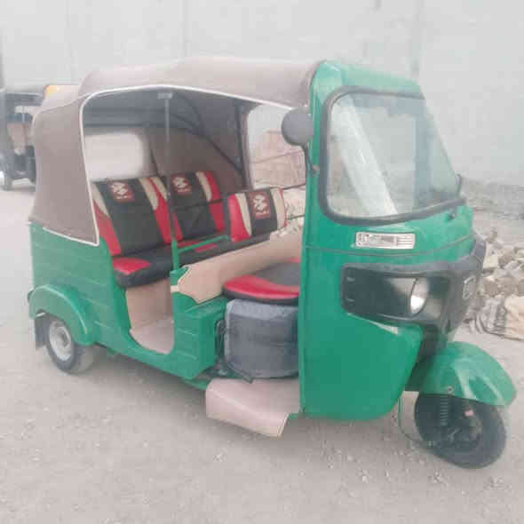 تكتك البيع موديل 20 شهر12 مصبوغة عام رقم سنويه بابل عنوان الحمزه الغربي رقم *********** سعر 5200بي مجال قليل
