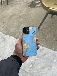 ايفون 12 • ٦٤ • ضهره مكسور