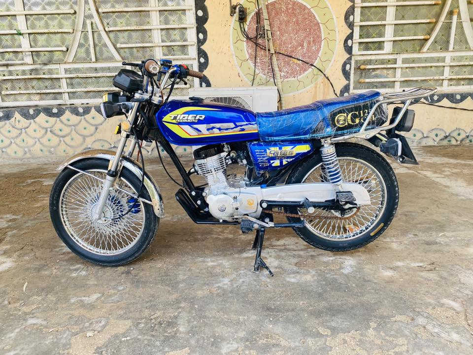 سلام عليكم دراجة تايكر للبيع موديل ٢٥ أوراق كاملة  مكفولة كفالة عامة.    كهربائيات كاملة اي نقص مابيهة. دراجة أخت الزيرو  السعر 725 وبيهة مجال  الرقم ***********
