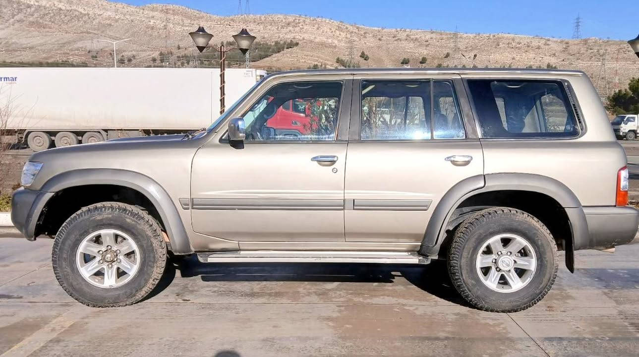 ماشەڵا لەماڵی هەموولایەک ............
پاتڕۆڵ مۆدێڵ 1998 استرات خاص ڕەنگ بڕۆنزی
                                          مەکینە 4.5 بەخ مەرغوب گێڕ مەکینە ئەکسڵ بەشەرت
سپێری لۆک چوار تایەی لۆک دینار مەسرەفی نیە 
تەبرید مەرکەزی سارد گەرم بەشەرت 
قوفڵ مەرکەزی بەشەرت
سڵاید تۆماتیک سەلاجە چوار جام کارەبا
سەیارەکە ڕەقەمە هەتا 2030 تازەیە بەشەرتی حاسیبەی هەموو عێراق تەحویلو غرامەش بەشەرت  
سەیارەکە عام بۆیاغە .

*********** رانية, السليمانية
