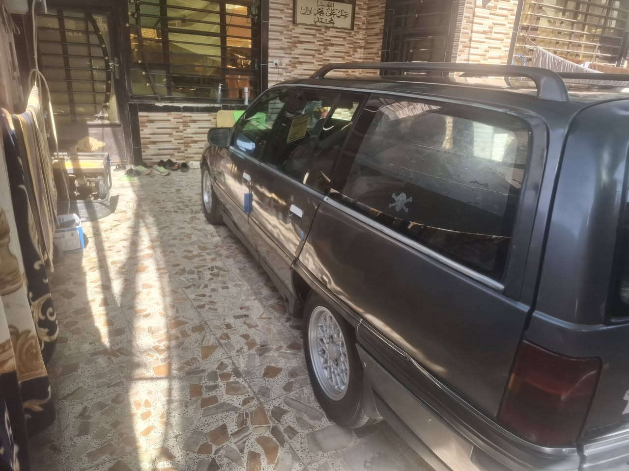 سلام عليكم من رخصت مدير الكروب اوبل اوميكا ستيشن رقم بغداد انكليزي موديل ٩٢رقم مكينه الفين كير عادي سياره جديده 
مابيها اي نقص السعر ٣٤ العنوان بابل الإسكندرية رقم الهاتف *********** ***********
