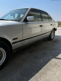 للبيع 4 ابواب وجملغات عدد ٢ وبنيد  وقبق صندوق جدد بدون حدث مال موديل ٩...