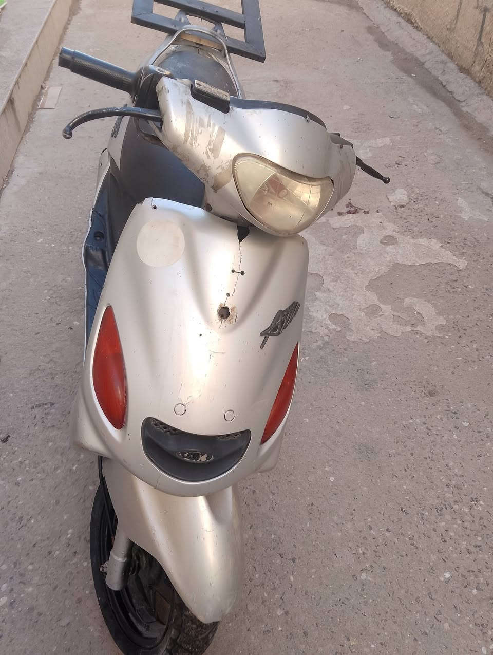 سلام عليكم دراجه اكزز للبيع كلشي مناقصها بدلت الاكسل قبل يومين  سلف هندر عداد بانزين صندوق قفل ستيرن دراجه مامتعوبه مال بيت سعرها 350 وبيها مجال حك الجيه عنواني ابو الخصيب دورة ام زباله رقم ***********
