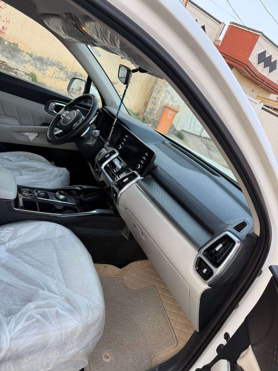 السلام عليكم 
سورنتو خليجي موديل23
رقم بغداد تحويل مباشر 
بيها بارد بالهلال ورصعه موضحة
ماشيه 44
6 سلندر
7 راكب
حساس امامي خلفي
تشغيل عن بعد
صندوگ كهرباء
كير ماوس
هاند بريك كهرباء
بردات خلفية
السعر 283
مكاني الديوانية
للاستفسار *********** ديوانية, القادسية
