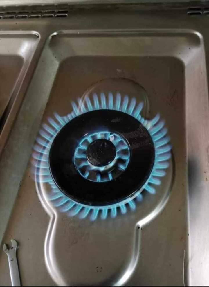 هلاَ واسهلاَ طباخك عطلان وماعندك مجال اتدزه للمصلح لگينالك حل انتَ وگاعد أبيتك اجيك
فرن
عيون
باب 
كلشي يخص الطباخ يمنه 
مـ؏ التنضيف وترتيب  

بس أتصل ؏ رقم 
***********
ابو يوسف يوجد واتساب 
موجود واتساب هم
او مراسلة الصفحة
