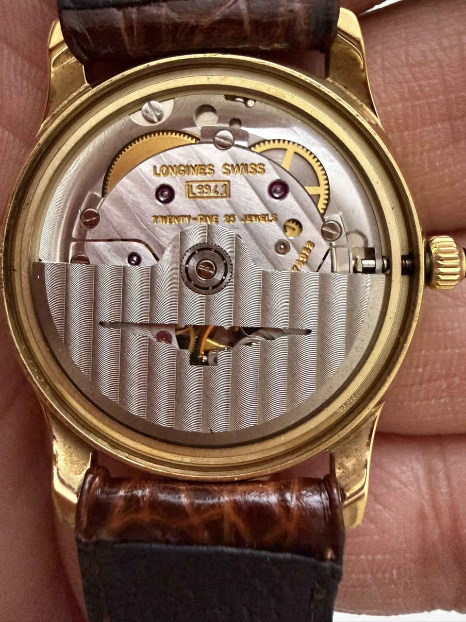 لعشاق الفنتج والتحف الملكيه النادره جداً جداً 

ساعه سويسريه اصليه 100% نوع Longines فنتج مخزنه اوتوماتيك اهداء ملكي من الملك الحسين رحمه الله ماكنه اوتوماتيك قطر 33 مخزنه نظافه 99% بكله اصلي كستك مستبدل بدون مرفقات مطلوب 550 دينار اردني للتواصل على الخاص او على الرقم 0785261118


**إذا كنت صاحب هذا الإعلان وتريد حذفه لأي سبب، رجاءا أرسل رسالة إلى الدعم الفني**