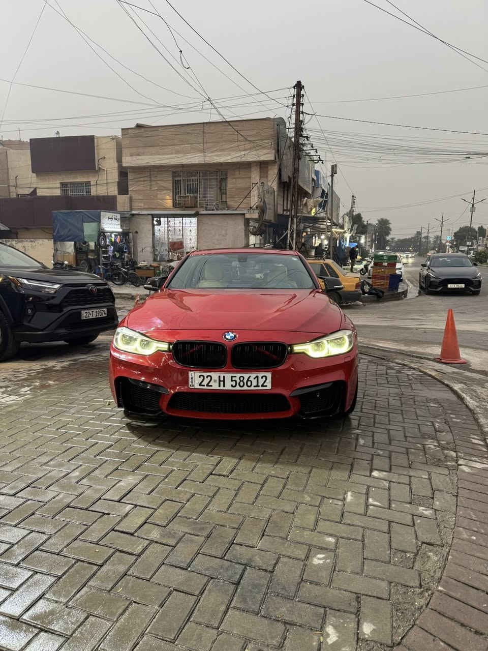 السلام عليكم
BMW F30 330i 2017 B48 (المكينه الجديده)

_ادامه كامله  سيرفيس زيوت وماء اصلي .
_ السياره وارد امريكي حادث بسيط جدا مصبوغ نص الجاملغ الامامي فقط .
_ممشى السياره (mls 100).
_ بدون ايرباك .
_ بدي كت m3 .
_دركه m.
_رقم اربيل بأسمي كامله.
_مكاني بغداد عامريه .
_السعر 188 وبيها مجال بسيط حك الجيه.
_صور الحادث مرفقه بالمنشور.
_ للاتصال: ***********

