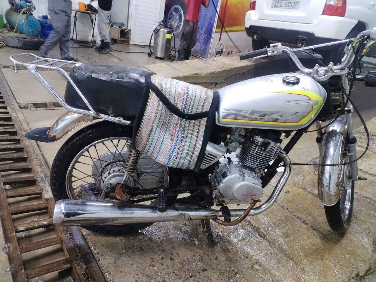 سلام عليكم دراجه تايكر اربع كير البيع دراجه موديل 21دراجه هستوه مجفته امانت الله يعني بعد ع سحك غراض كله اصلي دراجه مبدل بيه بس بوشه وبستم وبرشط الصلي الشراي يتصل ع رقم ***********مكان حله شارع 80 مقابيل مدينه ألعاب أرض بابل وراق أصولي ولله دراجه احله من الصوره عايزه بس دشبول
