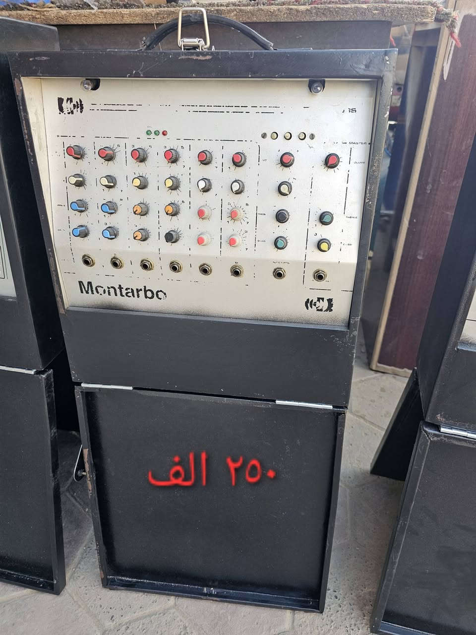 مجموعة مكاسر للبيع السعر داخل كل صورة
بغداد الحرية توصيل موجود عل فحص 
***********
