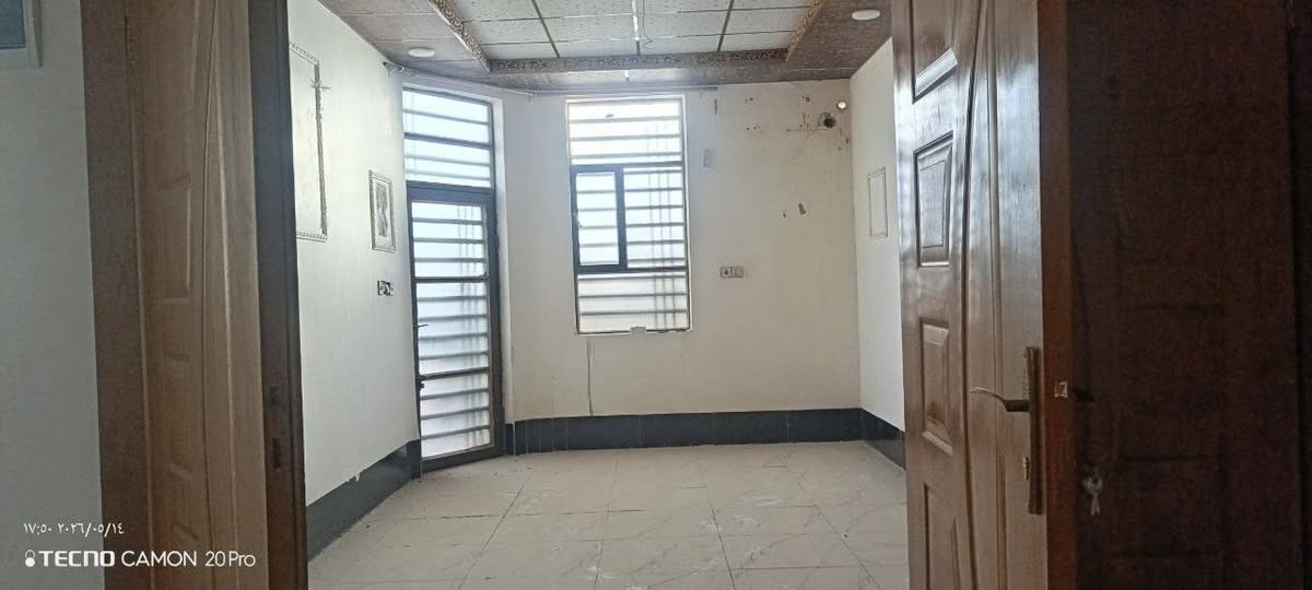 للبيع في النجف –
بيت مقابل  قرية الغدير عمود270🏡
(( طابو زراعي سند 25 الخط الاول) ) 
✨قريب السوق
📏 المساحة: 110 متر
💰 السعر:💲 55 💵مليون مع المجال 
🏗️ البناء: طابوك نهروان 
🏠 الأساس والسقف: كونكريت
🏠ارضيه بورسلين 
🏠سقوف ثانويه
✅ابواب صاج درجه أوله

مواصفات البيت:
✅استقبال🏛️
✅ غرفة نوم العدد 2 🛏️
✅ صالة 🛋️
✅ مطبخ 🍽️
✅ صحيات 🚿
✅مكشوفه 

الخدمات المتوفرة: #سوق_قريب 
🔹 ماء 💧
🔹 كهرباء ⚡ + مولد ذهبي
🔹 شوارع مبلطة 🚗 #شارع_عرض_13_متر
🔹 مدارس حكومي وأهلي  قريبة 🏫 

  لاستفسار 
اتصال ***********
واتساب ***********

