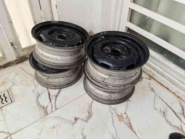 سلام عليكم تخم ويل رنك عادي لون اسود طافي شكل مميز مكفول من تصليح وكسر وعواج سعر 125 وبيها مجال مكاني كربلاء البوبيات قرب اسواق برتقاله 
***********
***********
