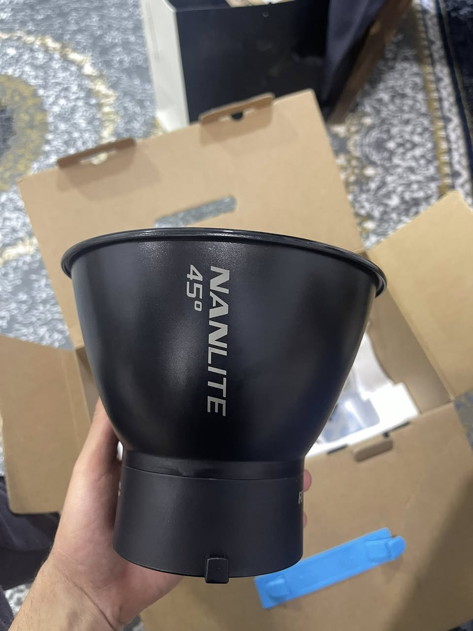 اضاءة NANLITE للبيع
Nanlite FS-150B
باي كلر ١٥٠ واط 
غير مستخدمة مع ضمان الوكالة (قرطاج)
مع كل الملحقات الخاصة بيها 
السعر 265 الف وبيها مجال 
يتوفر توصيل لكافة محافظات العراق
***********
