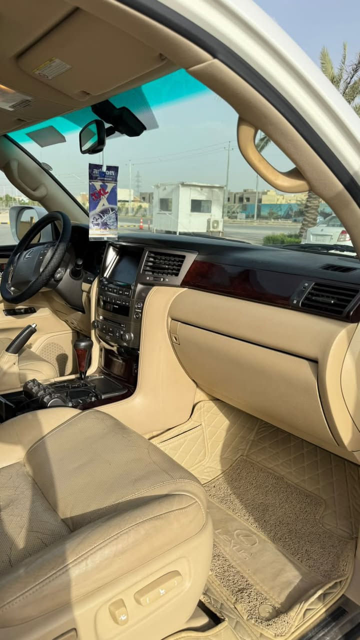 السلام عليكم للبيع لكزس 2010 فول مواصفات للأخير رقم سليمانيه  بسمي ماشيه 200 الف
سياره جاهزه محرك كير حداديه كفاله تبريد

ملاحظة  دعامية اماميه مصبوغه  بيه بارد.   بقبق الجنطه صغيره 

كامره خلفيه كامره بل مري كامره اماميه

كشنات جلد كشنات كهربائية استيرن كهرباء جنطه شفط

جكات تصعيد وتنزيل سياره حلوه اوجاهزه مال جاني

اوسعر عارضه ب 325 ورقه بيه مجال لتواصل ***********
