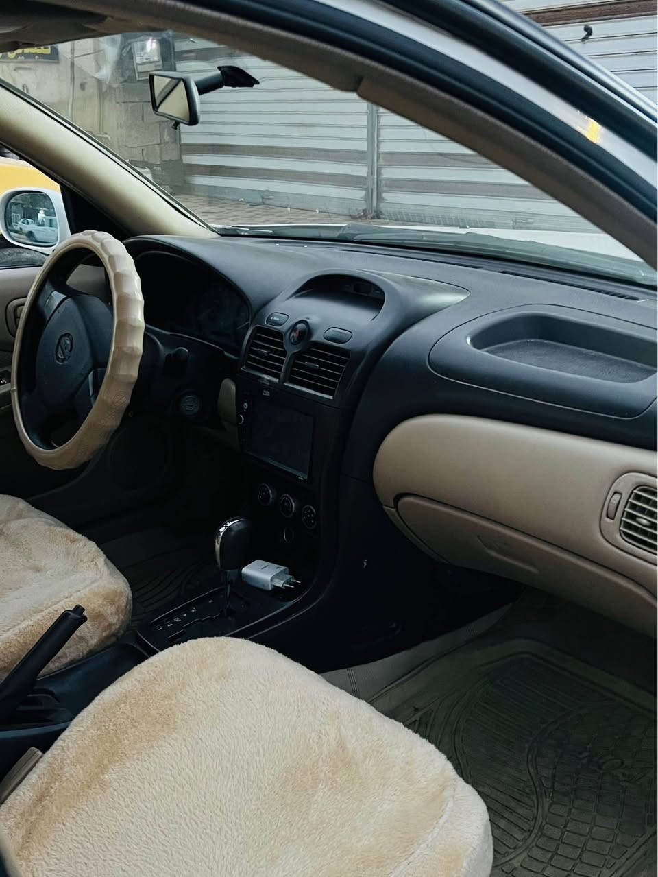 نيسان صني موديل 2009للبيع سيارة مال بيت بدون اى نقص سنوية جديد لحد 2027 رقم جديد كير محرك. تحويل بل شرط سيارة صفحة سكن و بونيد صبغ بدون دواخل و بدون سقف رقم موبايل ***********. *********** كركوك, العراق
