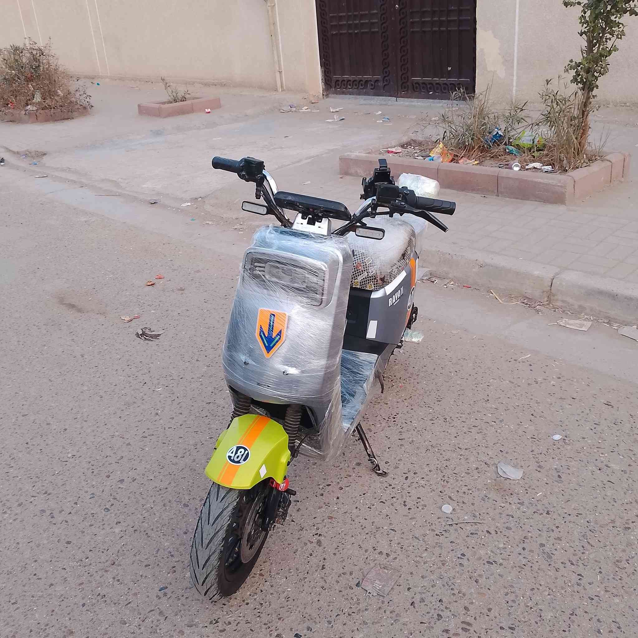 السلام وعليكم دراجه شحن للبيع
النوعيه الريان A8L موديل 2025

6 بطاريات كبار 30 امبير جدد 

تشغيل عن بعد 

انذار ضد السرقة 

منفذ يوبياءس 

لايت عالي وناصي 

دبل اشارة 

نضام Rبك 

اشاير يمنه ويسرة 

هورن 

4 سرعات السرعة حقيقي 75 

 بلوتوث 

مكاني بغداد البلديات 

السعر 400 و بيها مجال 

الاستفسار ***********
