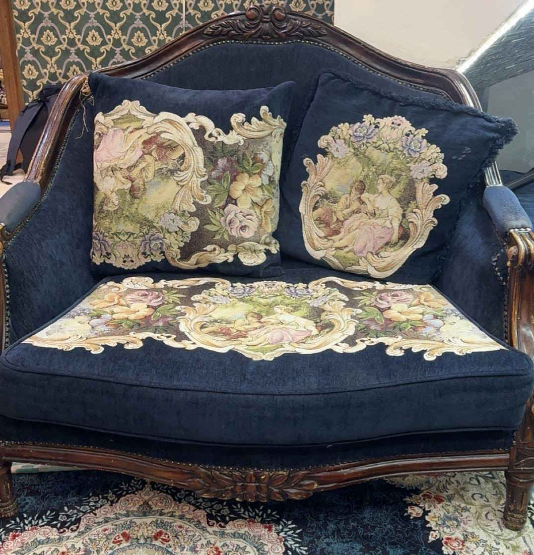 تخم زان مصري مع ميز طعام مكان حي العدل ***********
