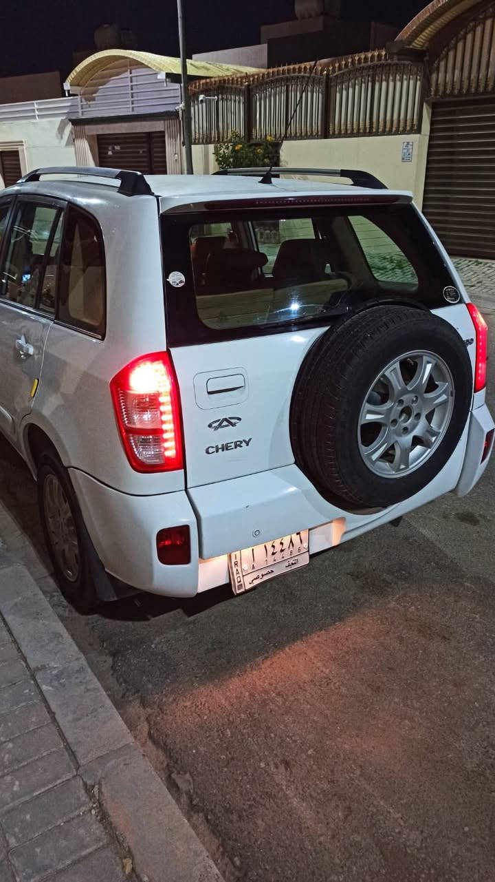 السلام عليكم 
شيري تيكو موديل ١٣ السيارة مكفولة من الصبغ والضربة فقط دحجة خفيفة امبينه السيارة حلوة ومال جناي كيرها وتبريد تمام بس بيها صوت بالمحرك سنوية نافذة وشرط التحويل ماشية ١١٩ الف
مكانها نجف 
***********
السعر ٥٢
