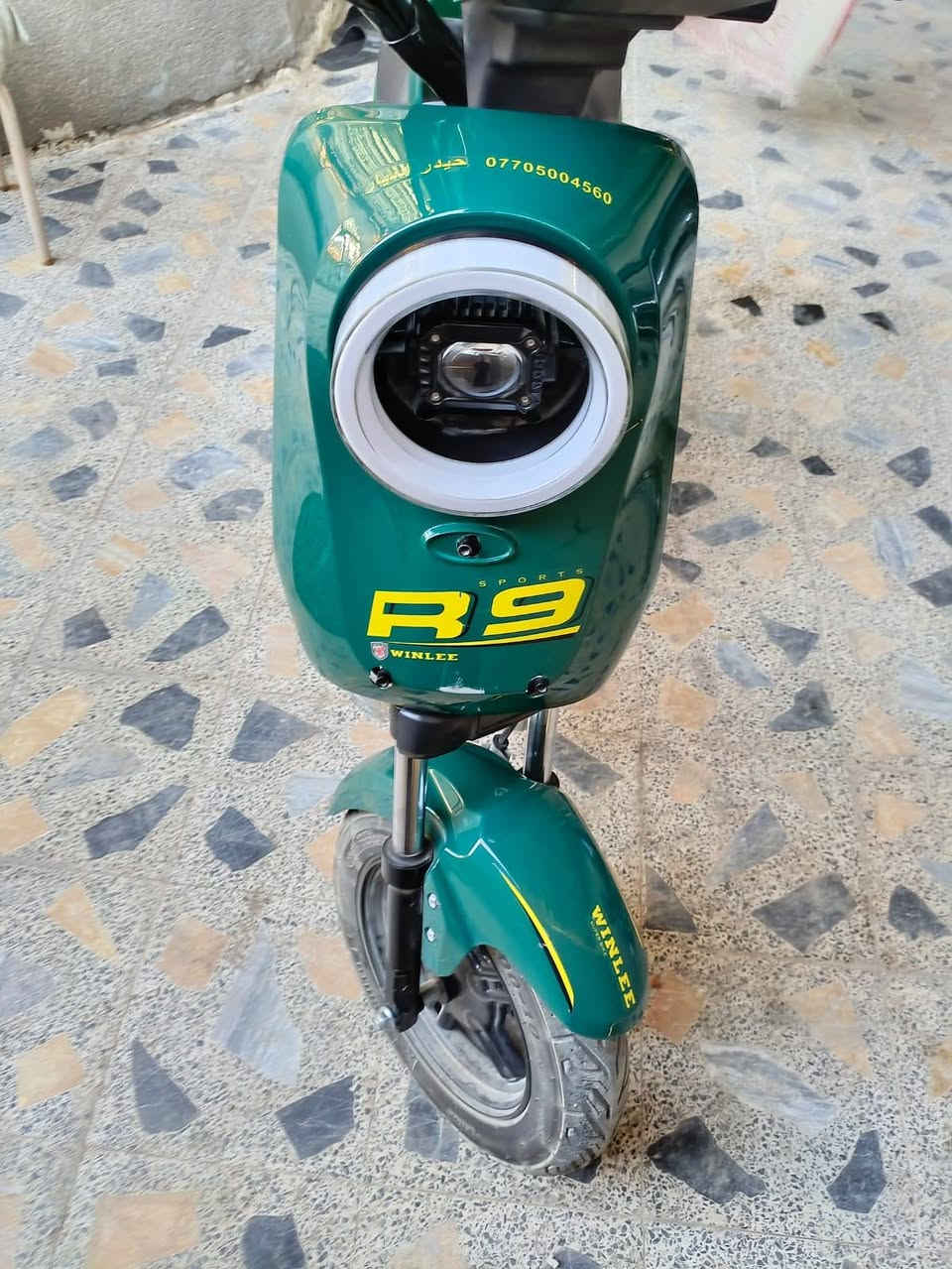 دراجه شحن R9 موديل 2025 بطاريات كبار 32 امبير ملف 1200 دراجه نضيفه صارلهه 6 اشهر من طالعه من الوكيل سعرهه مناسب 350وبيهه مجال مكاني  البصرة كرمه علي  هاتف*********** واتس***********
