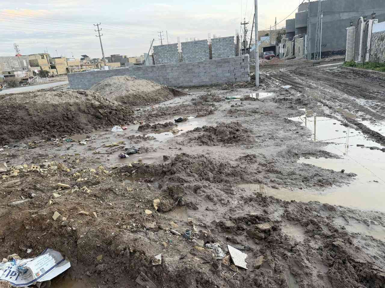 عرصه للبيع ٣٠٠متر موقع مميز سند ٢٥مداوربسم المشتري حي الجامعه بدايت  شارع مجمع حيدر ابن حجي هندي تبعد عن فاكت الجامعه ١٥٠متر على شارعين للستفسار تعال خاص اواتصل ***********واتساب
