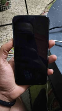 إيفون ١١برو ماكس  مبدل بطاريه فقط  والضهر مفطور  ذاكره ٢٥٦  للبيع أو ا...