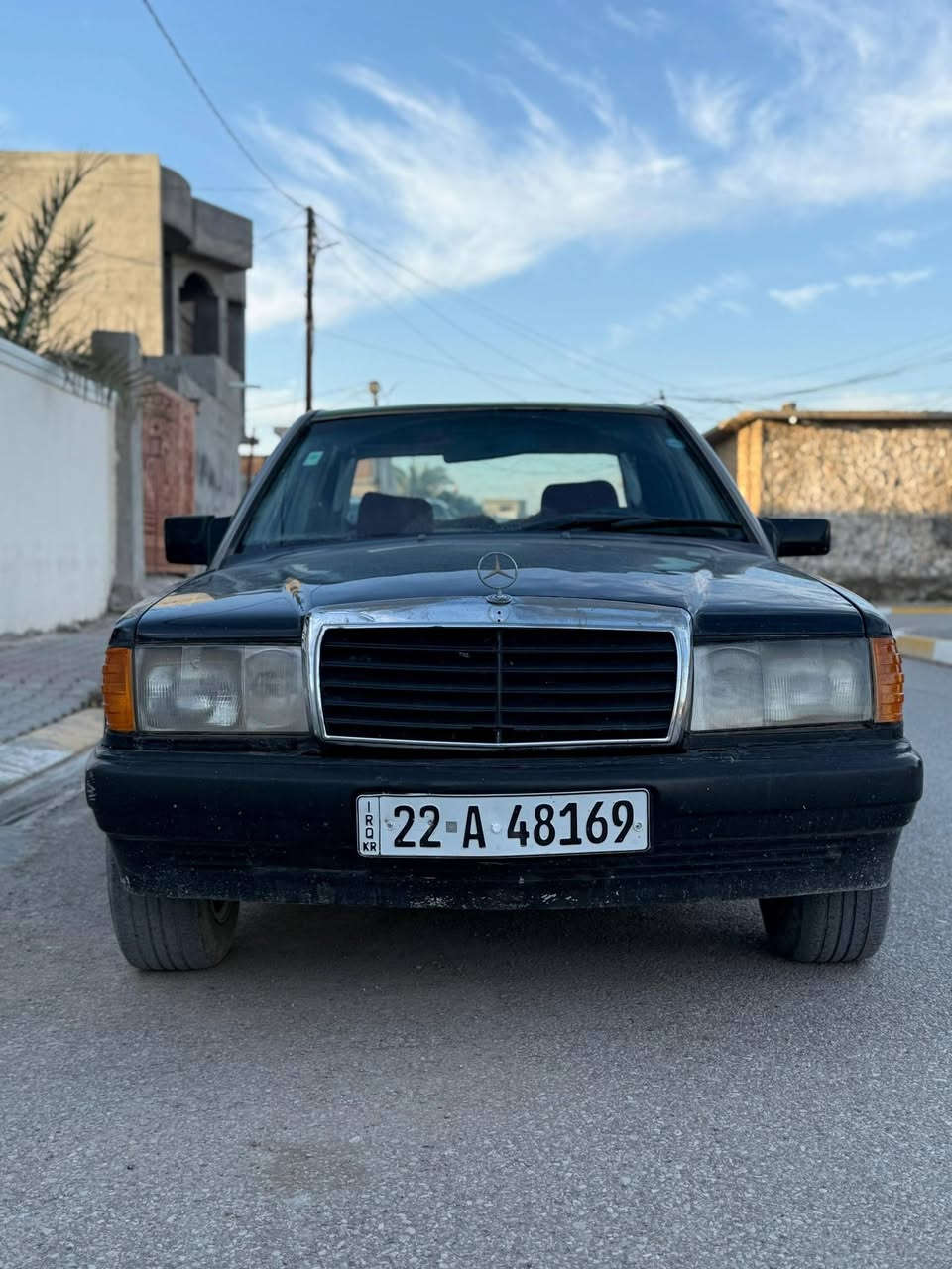 للبيع موديل 1990السنويه جديد لحد 2030 كير ومحرك شرط السعر 40ورقه وبيه مجال بسيط ***********
