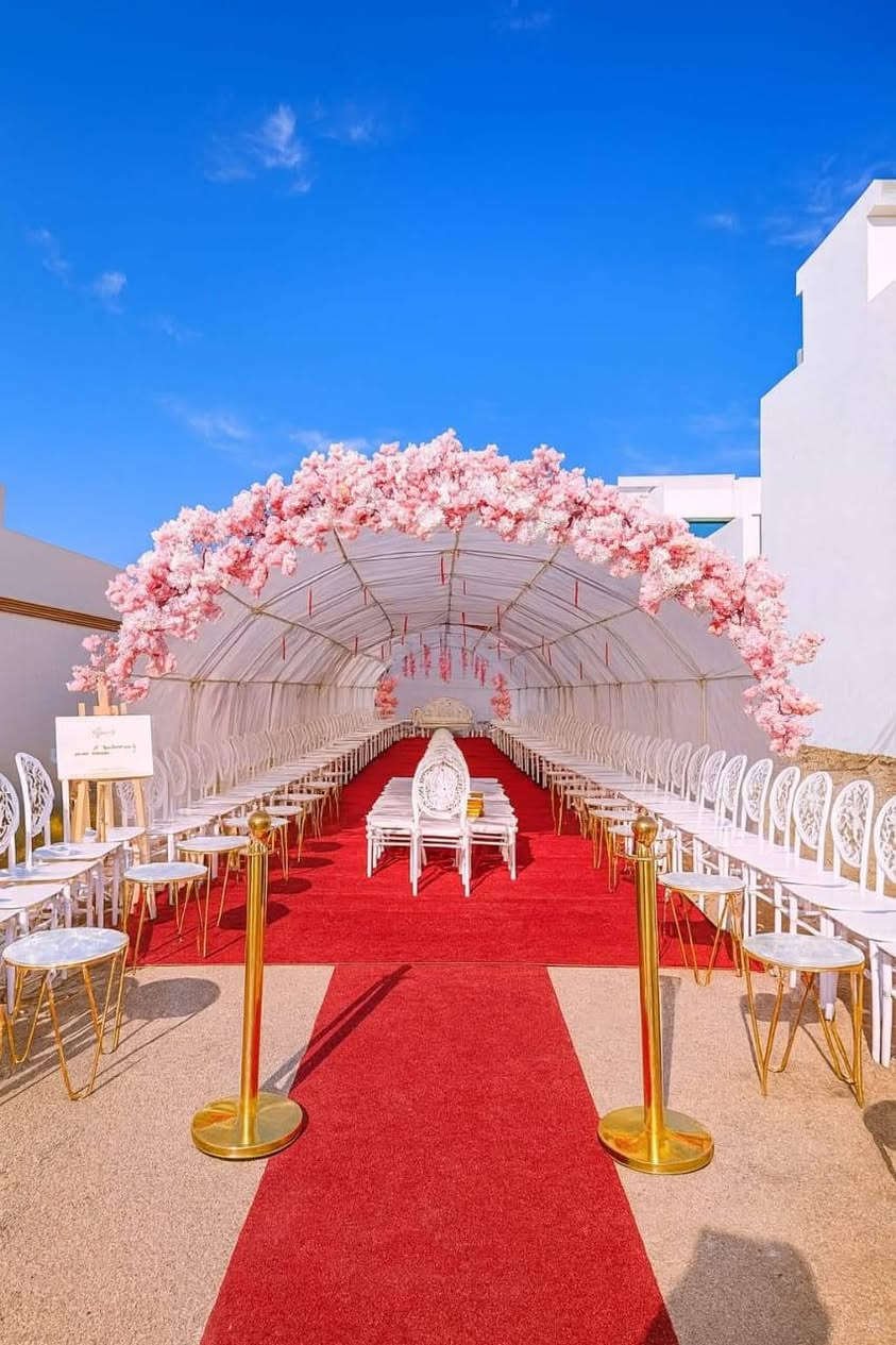 عرض شهر شعبان المبارك  📍
قاعة فيينا الملكية للمناسبات 🏫 .. ترحب بكم 
السعر ٣٧٥ الف فقط يشمل 👇

□ ماء وكلنيكس مفتوح طول المناسبة. 
□ فقرة العصا الضوئية ( مجاناً )
□ فقرة الجوبي والطبل ( مجاناً ) 
□ فقرة رقصة السلو والكرات الثلجية ( مجانا ) 
□ القاعة بمساحة تسع من ٣٥٠ - ٤٠٠ شخص. 
□ غرفة خاصة للعروس 
□ غرفة خاصة لتبديل الضيوف
□ غرفة خاصة لحفظ الطعام 
□ الحجز لمدة ساعتين قابل للزيادة حسب الطلب
□ كادر تفتيش وسحب موبايلات 
□ كادر تنظيم الدخوليات 
□ ديجي ومنظمة حفل 
□ جهاز حديث للدخان 
□ جهاز للفقاعات 
□ اضائه ليزرية الأحدث في المناسبات 
□ ميز مهر مجهز بالتفاصيل 
□ منظر تصوير خاص بالجلوة 

⛔️ للتواصل مع مصورة فيينا ***********
⛔️ للتواصل مع سنتر فيينا ***********
⛔️ للتواصل مع صالون فيينا ***********

العنوان: النجف : طريق مناذرة حيرة( قاعة فيينا الملكية )
الإدارة  : ***********
