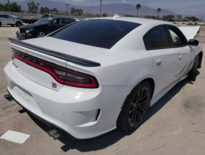 2021فول موصفات محرك 5700 فتحه بصمه ردرات ويل اصلي ابو النكره
تشغيل عن بعد وارد امريكي فقط الجاملخ 
شرط السونار 
سعر السياره 160 وبيه محاى حك الجيه
المكان حله ورديه خارج متواجد عل هاتف فقط ‏‪***********‬‏
