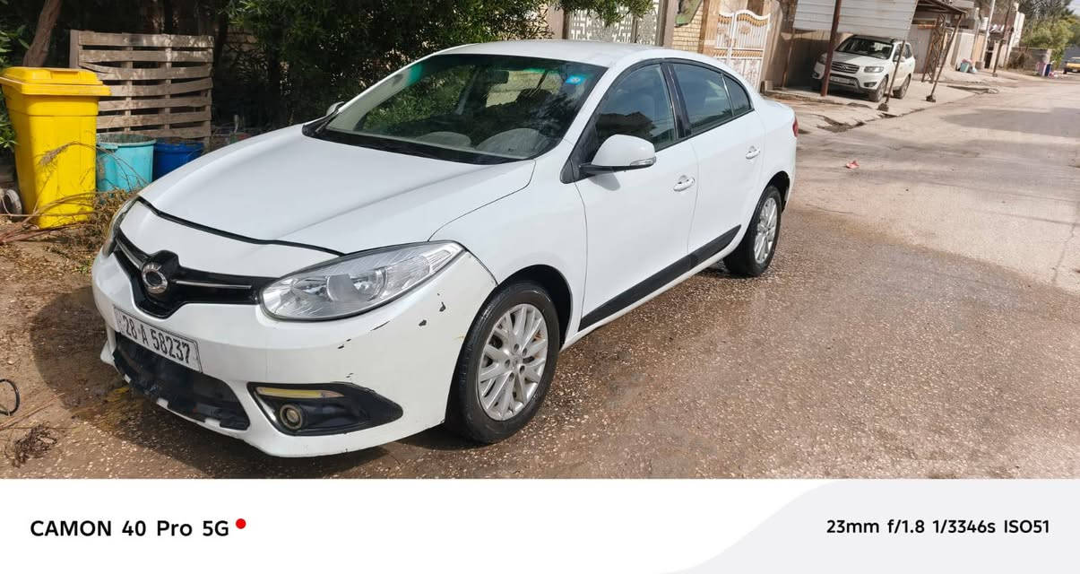 السلام عليكم للبيع رينو فلورنس موديل 2016 سيارة جاهزه كير مكينة حداديه كله جاهزة مكفوله من الضربه والصبغ سنويه جديدة اوهزه جديده باسمي بصمه فول مواصفات السعر 62 مكانه حله الاتصال ***********
