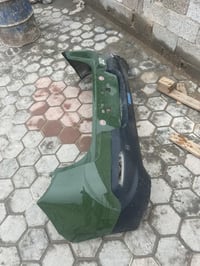 دعاميه صول القطعه الخضره مابيها اي شي والقطعه السوده بيها كسر بس كامله...