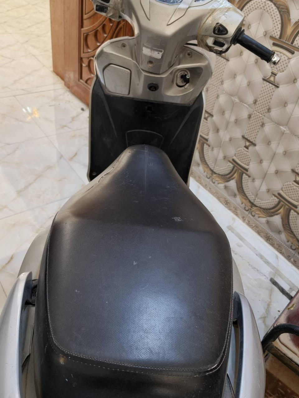 دراجه هوندا ليدي للبيع
الدراجه نضيفه كفراتها وكلشي بيها حلو دبلين ورا 
الدراجه مميزه شكلاً وتفاصيل بيها حلوه
بس هيه كايمه
سعرها 350 وبيها مجال 
المكان كربلاء حي العسكري 
التواصل ***********
