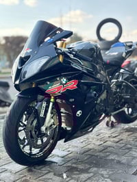 شباب دراجه bm 2014 ماشيه 41 بدون ارقام  مكان بغداد فقط اتصال 077602323...