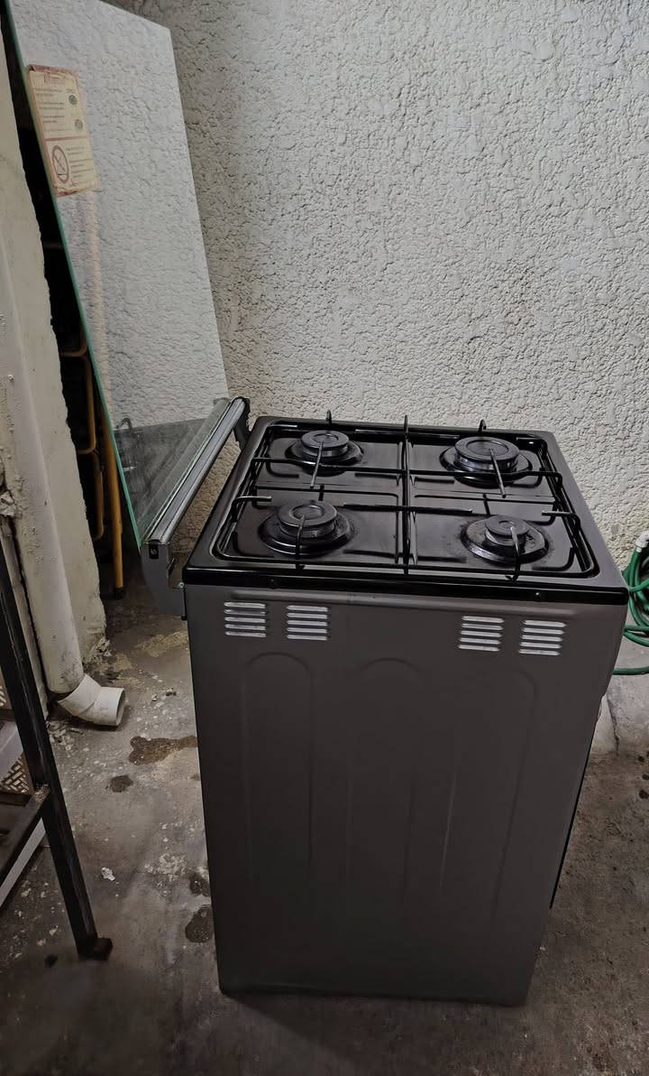 السلام عليكم طباخ للبيع جديد مابي أي ضرر سعره ب100 المكان الدوره حي الوادي للاستفسار الاتصال على الرقم ***********
