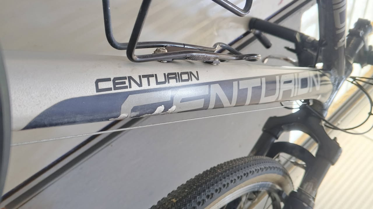 بايسكل هجين
سستم شيمانو التوس 
بريكات تيكترو 
تيارات كيندا حجم 28×700 
حسب ما موضح بالصورة 
رقمي *********** واتس
ماعندي. توصيل مكاني بغداد العبيدي حي السفير
